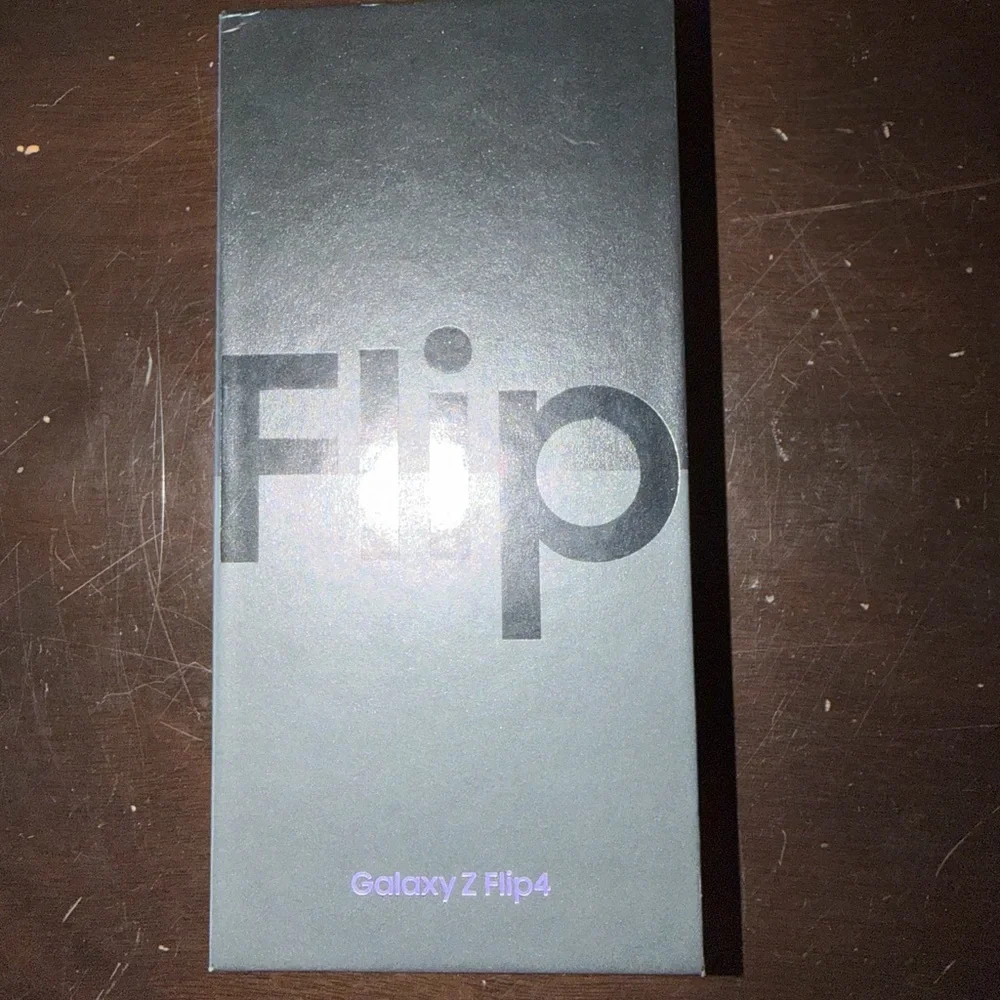 Samsung Galaxy Z Flip Phone NEW